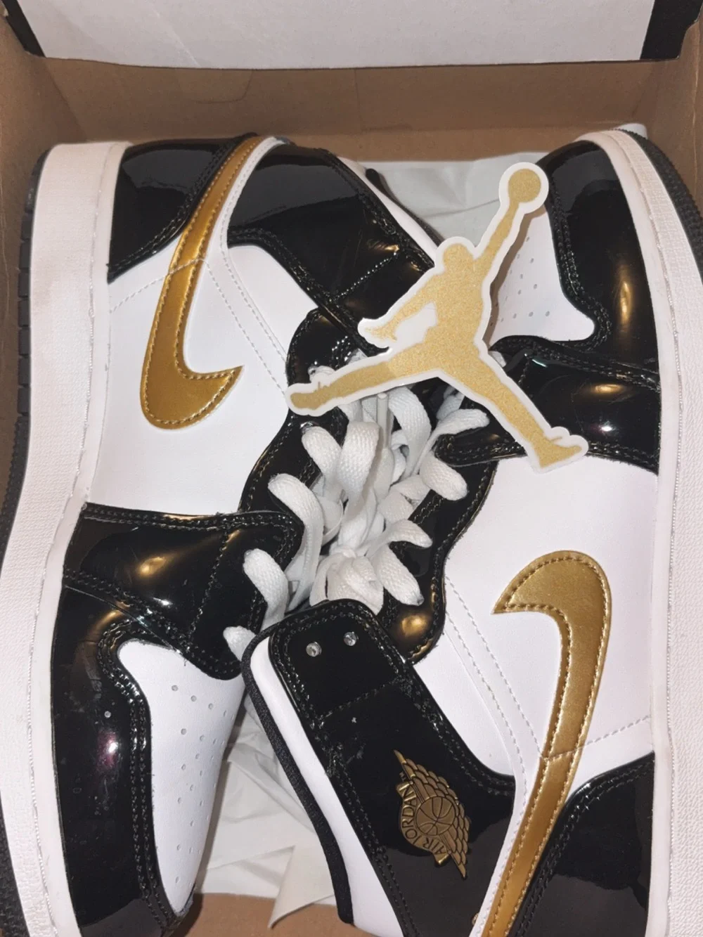 Air Jordan 1 SE Patent Black & Gold – Size 7Y